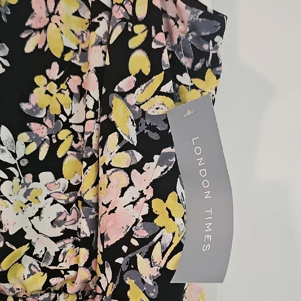 London Times Sleeveless floral Jumpsuit womwns size 4 NWT